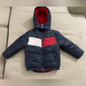 Tommy Hilfiger coat size 3T. Good Condition.